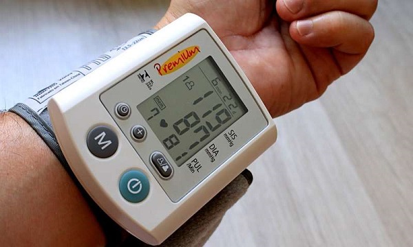 دستگاه کنترل فشار خون