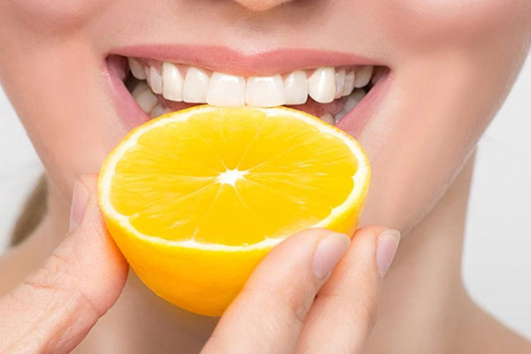 مصرف ویتامین C و سلامت لثه و دهان